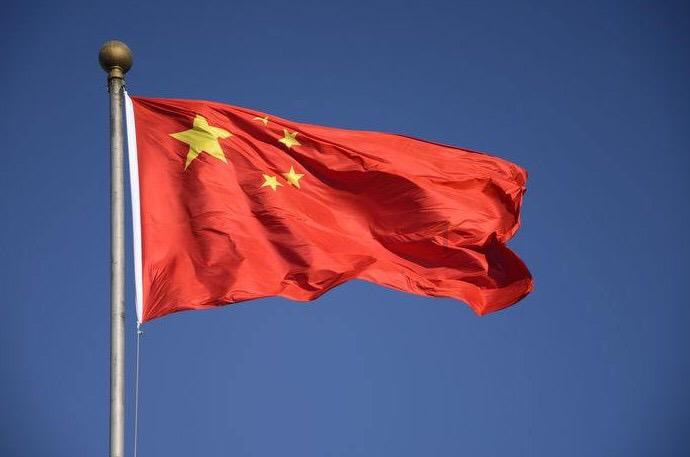 迷路的可爱男孩